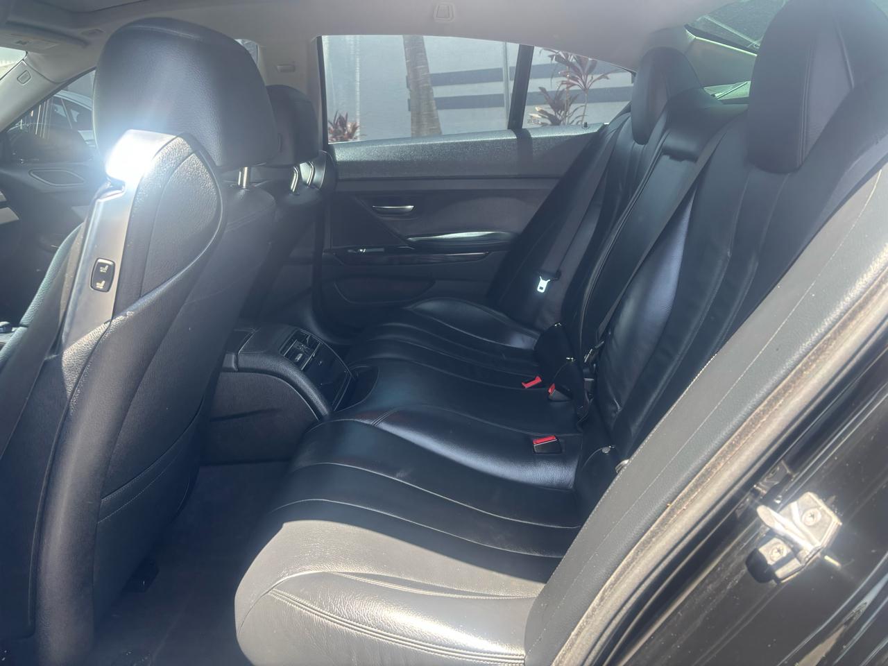 Bmw 6-Series - Thumbnail 2