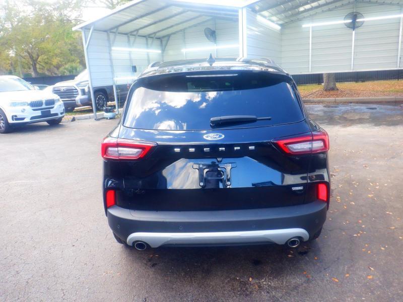 Ford Escape Plug-In Hybridphev - Thumbnail 8