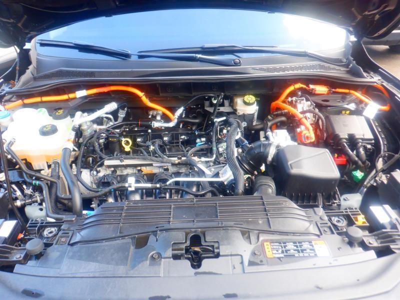 Ford Escape Plug-In Hybridphev - Thumbnail 5