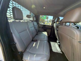 Ford F350 Super Duty Crew Cab & Chassis - Thumbnail 4