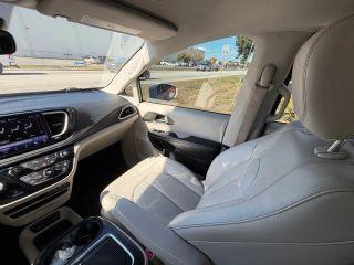 Chrysler Pacifica Hybrid - Thumbnail 18