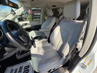 Chrysler Pacifica Hybrid - Thumbnail 19