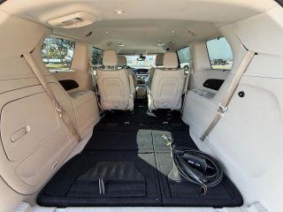 Chrysler Pacifica Hybrid - Thumbnail 5