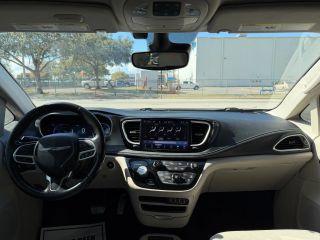 Chrysler Pacifica Hybrid - Thumbnail 15