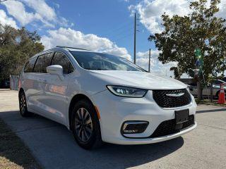 Chrysler Pacifica Hybrid - Thumbnail 13