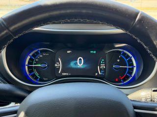 Chrysler Pacifica Hybrid - Thumbnail 16