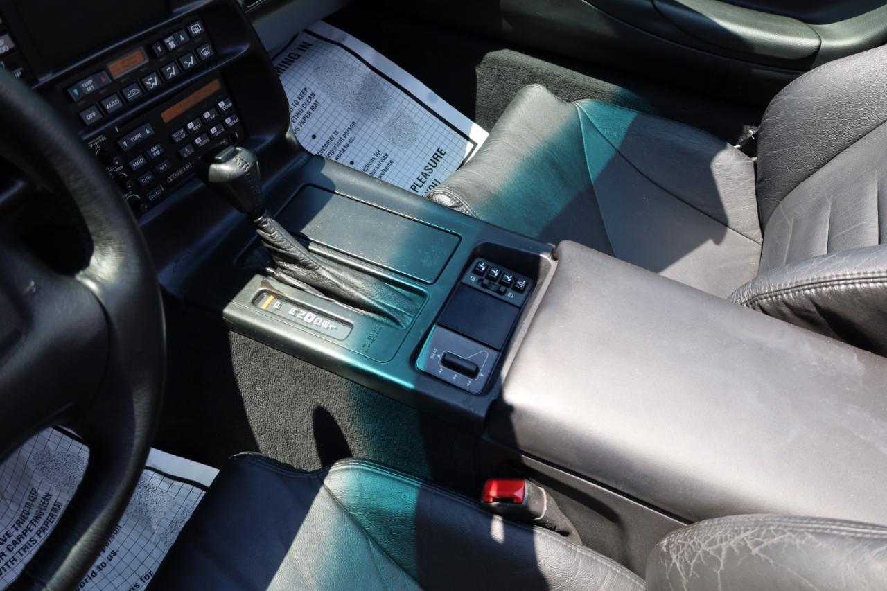 Chevrolet Corvette2Dr Convertible - Thumbnail 13