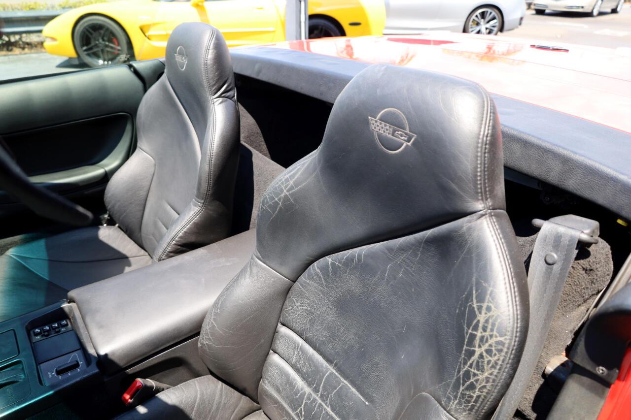 Chevrolet Corvette2Dr Convertible - Thumbnail 9