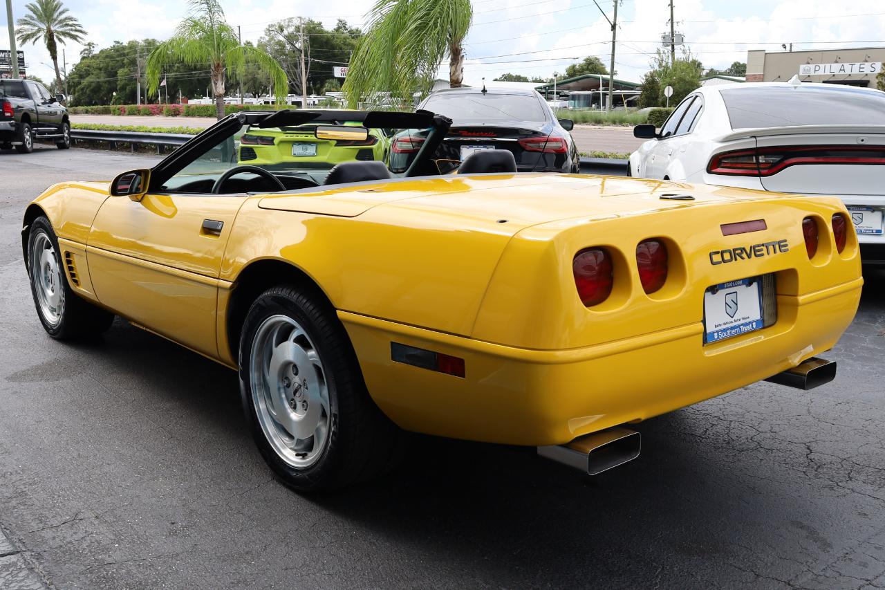 Chevrolet Corvette2Dr Convertible - Thumbnail 2