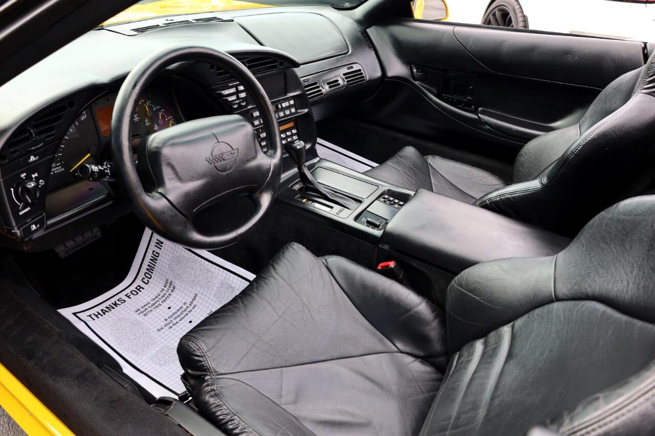 Chevrolet Corvette2Dr Convertible - Thumbnail 10