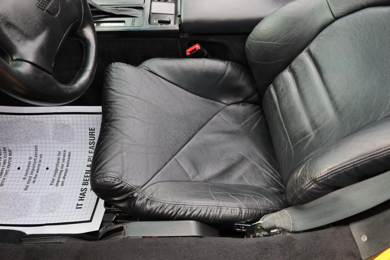 Chevrolet Corvette2Dr Convertible - Thumbnail 9