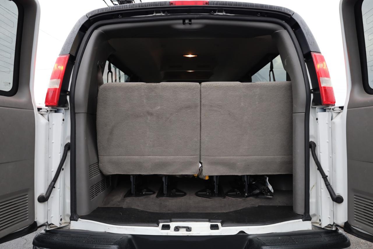 Chevrolet Express Passengerrwd 3500 155" Lt - Thumbnail 13