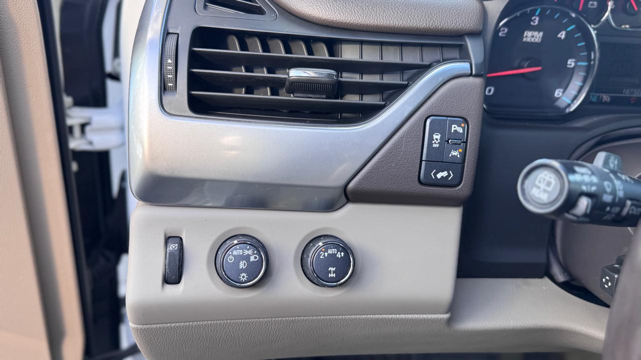 Chevrolet Suburban4Wd 4Dr 1500 Lt - Thumbnail 16