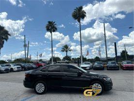 Volkswagen Jetta - Thumbnail 7