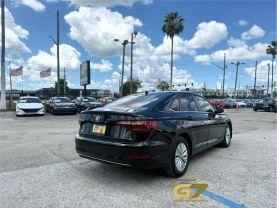 Volkswagen Jetta - Thumbnail 10