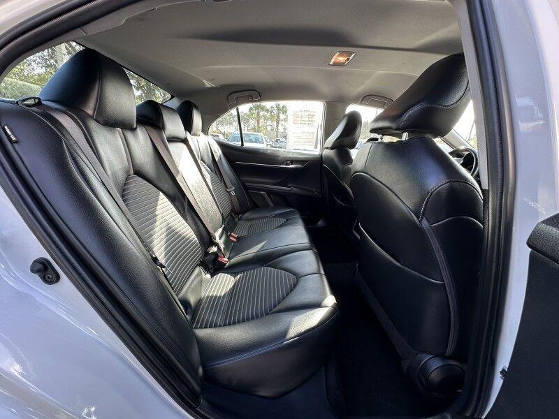 Toyota Camry - Thumbnail 18