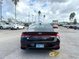 Hyundai Elantra - Thumbnail 4