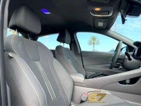 Hyundai Elantra - Thumbnail 12