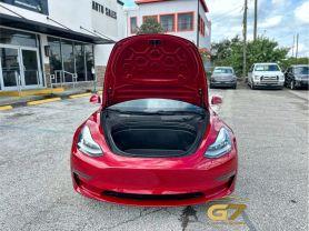 Tesla Model 3 - Thumbnail 6