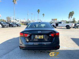 Nissan Altima - Thumbnail 4