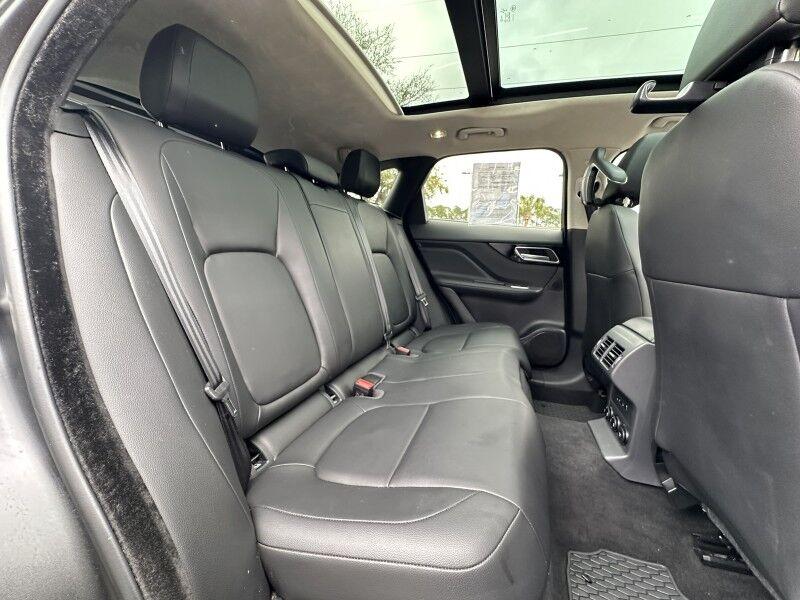 Jaguar F-PACE - Thumbnail 17