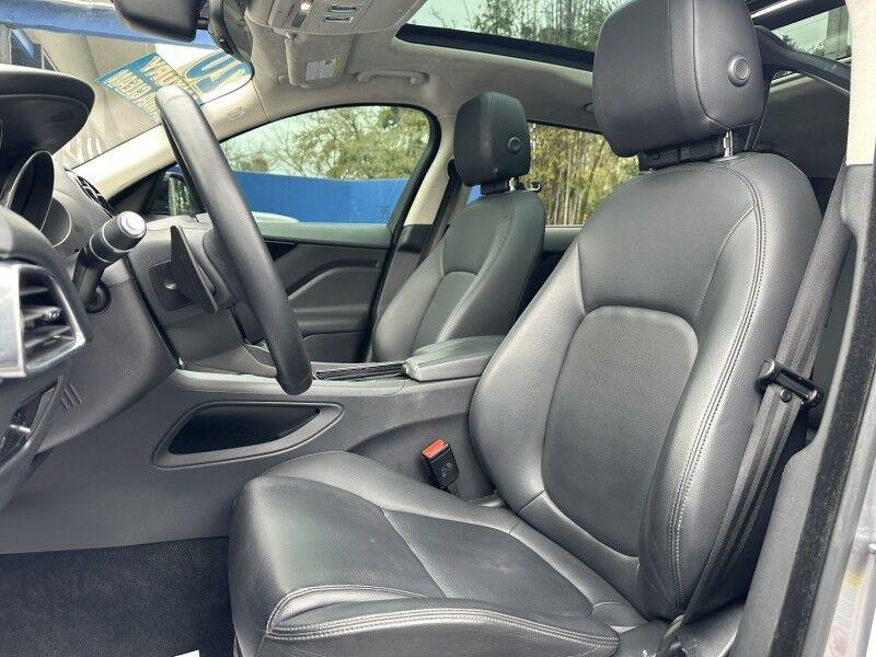 Jaguar F-PACE - Thumbnail 13