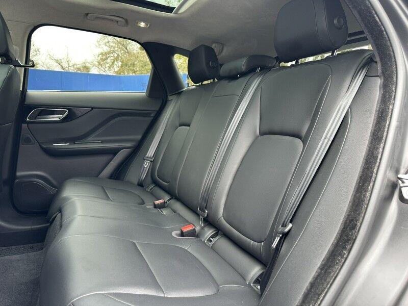 Jaguar F-PACE - Thumbnail 16