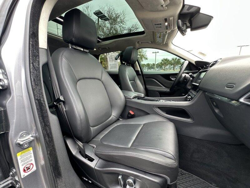 Jaguar F-PACE - Thumbnail 19