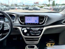 Chrysler Pacifica - Thumbnail 13