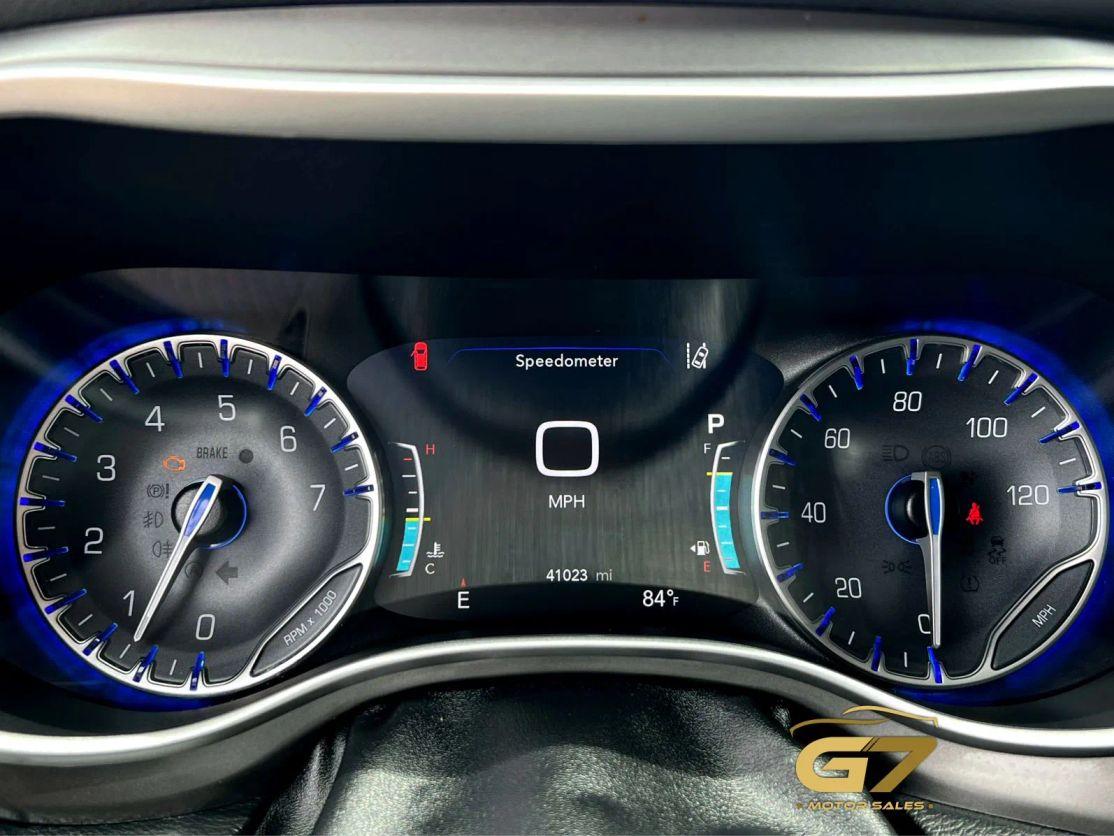 Chrysler Pacifica - Thumbnail 19