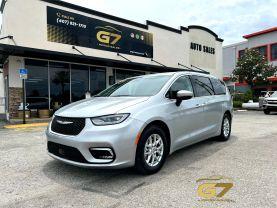 Chrysler Pacifica - Thumbnail 2