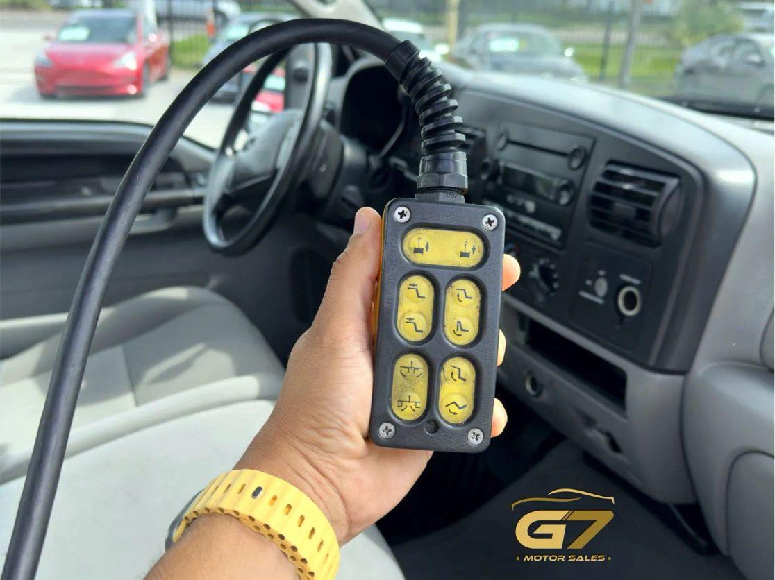 Ford F450 Super Duty Regular Cab & Chassis - Thumbnail 14