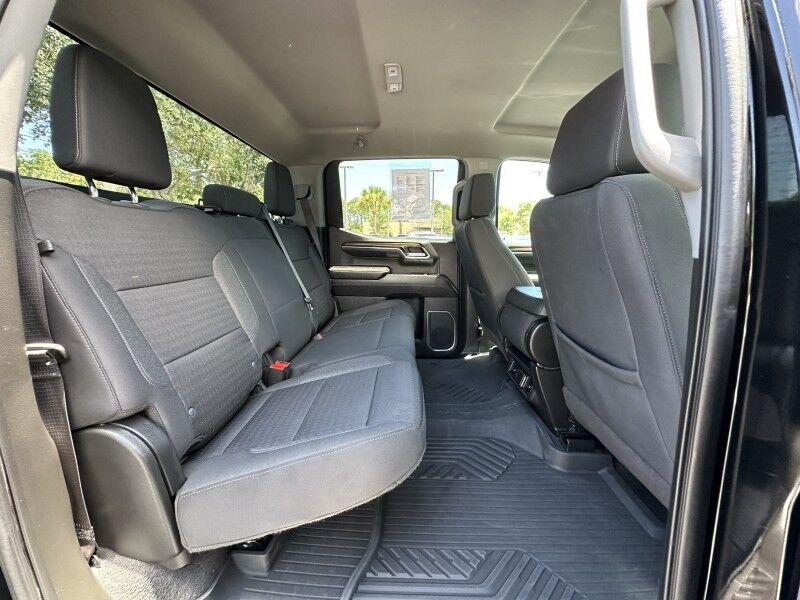 Chevrolet Silverado 1500 - Thumbnail 18