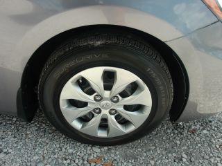 Hyundai Accent - Thumbnail 2