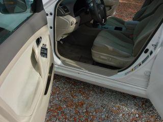 Toyota Camry - Thumbnail 16