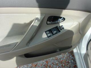 Toyota Camry - Thumbnail 17