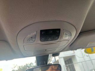 Chrysler Pacifica - Thumbnail 2