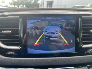 Chrysler Pacifica - Thumbnail 18