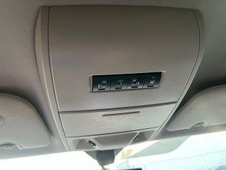 Chrysler Town & Country - Thumbnail 2