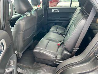Ford Explorer - Thumbnail 3