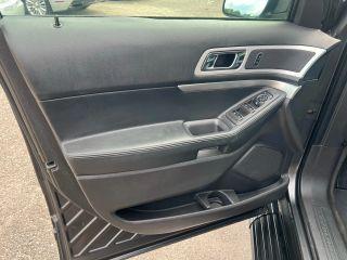 Ford Explorer - Thumbnail 11