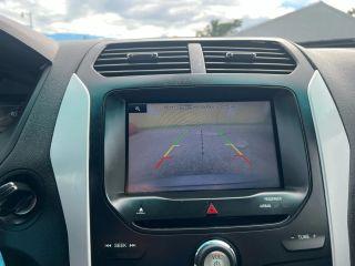 Ford Explorer - Thumbnail 19