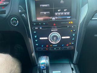 Ford Explorer - Thumbnail 17