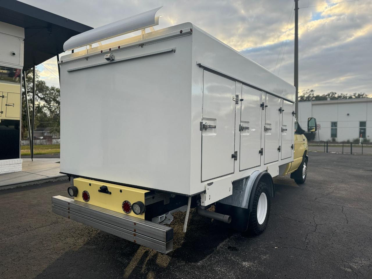 Ford E-Series Cutawayrefrigerated Truck - Thumbnail 13