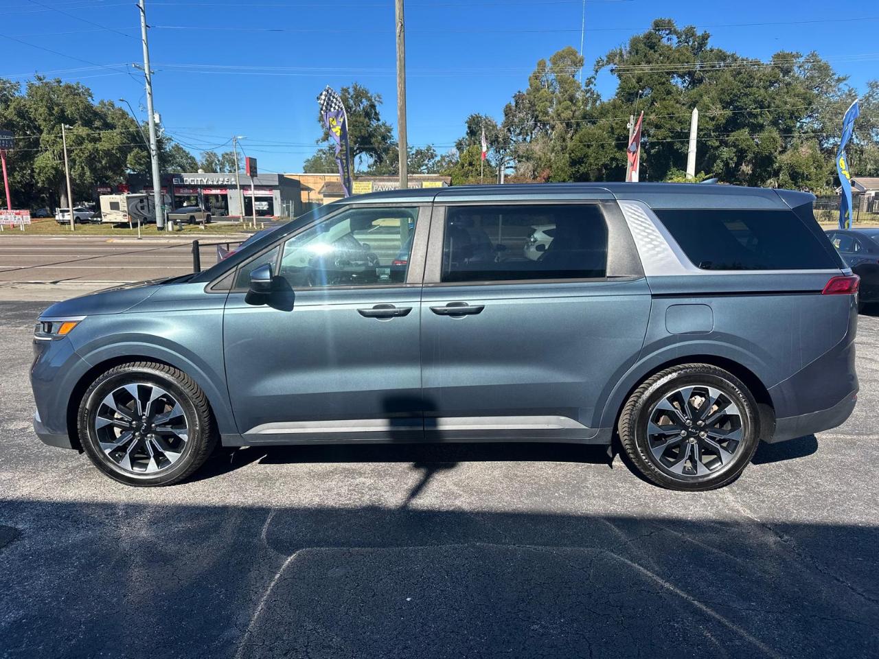 Kia Carnivalex - Thumbnail 7