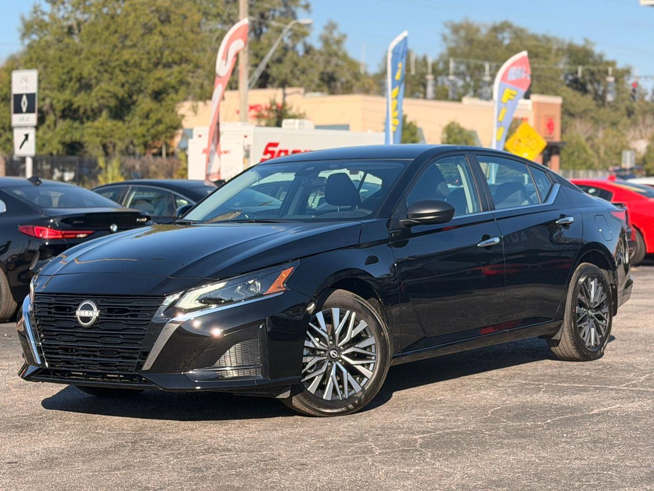 Nissan Altima2.5 Sv Awd - View 1