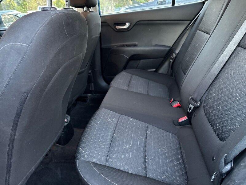 Kia Rio - Thumbnail 11