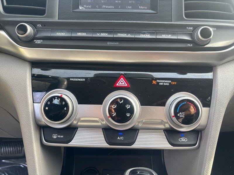 Hyundai Elantra - Thumbnail 18