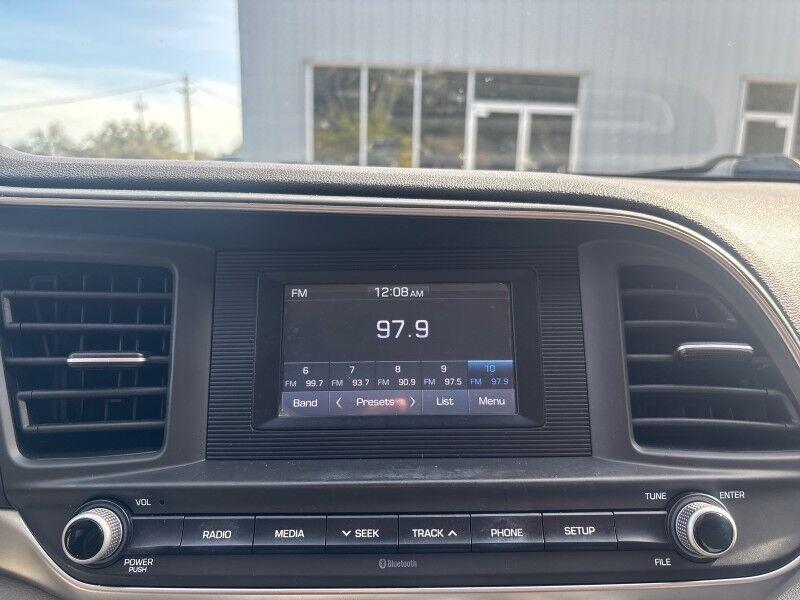 Hyundai Elantra - Thumbnail 19