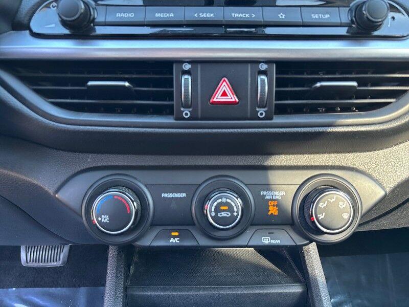 Kia Forte - Thumbnail 18